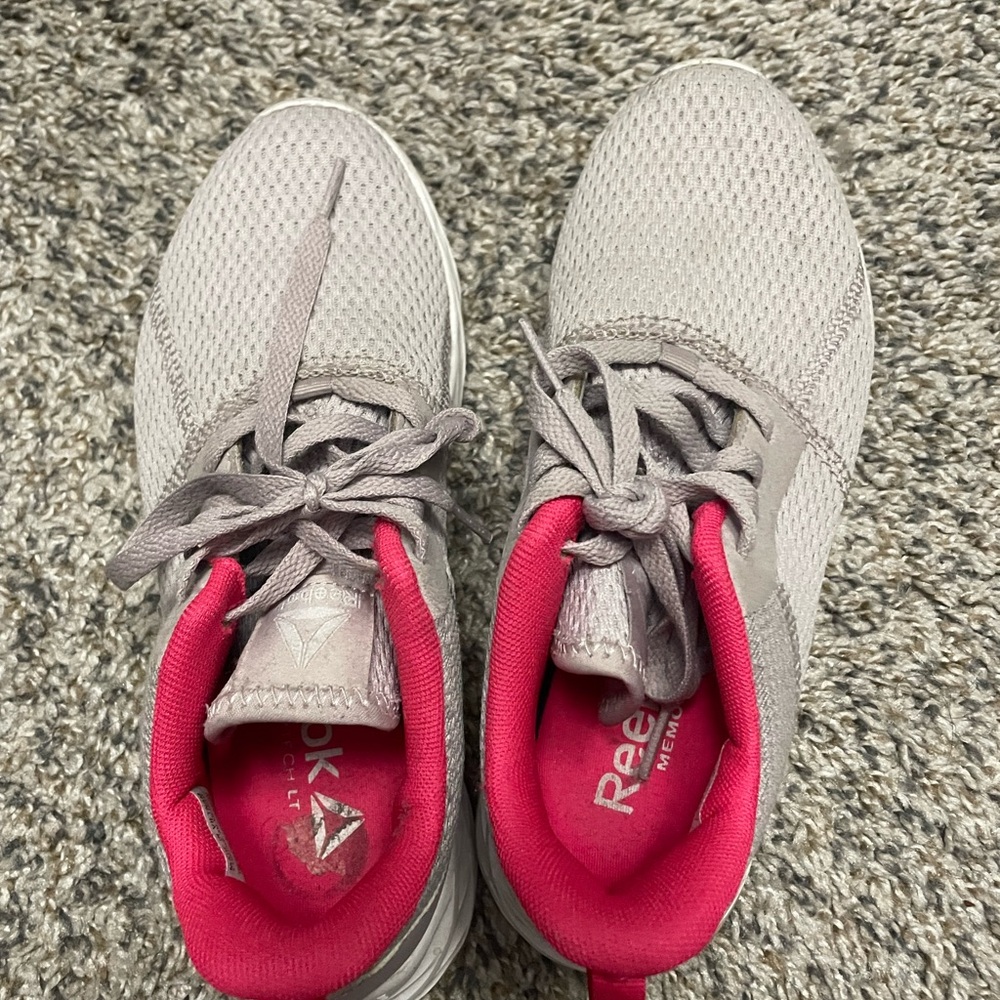 Reebok shoes size 6